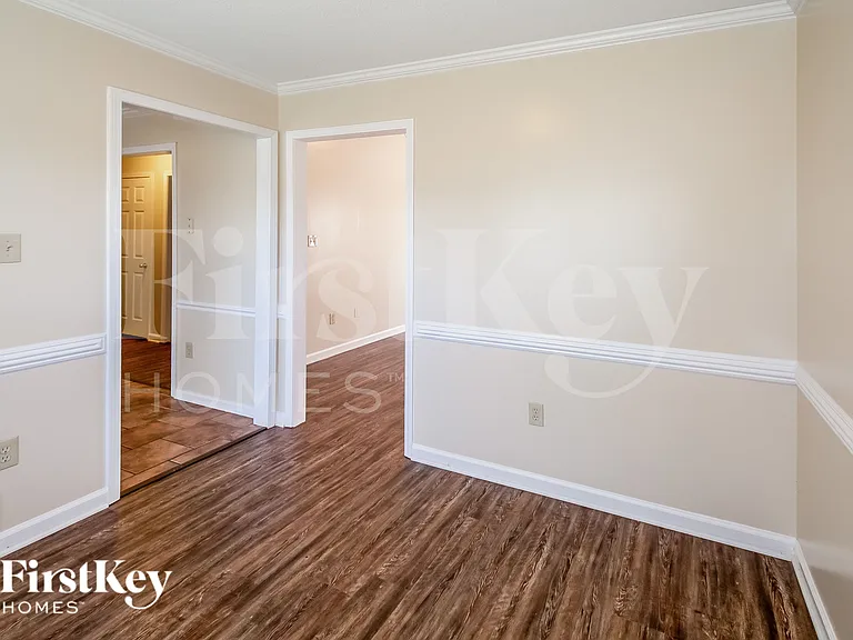 7435 Bridle Cv — Photo 16