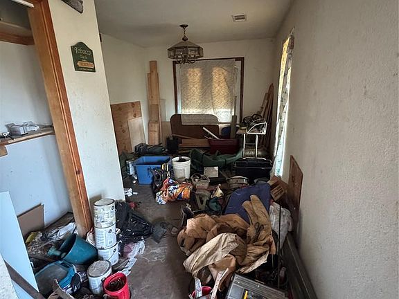 3rd image of 330770 E 994th Rd