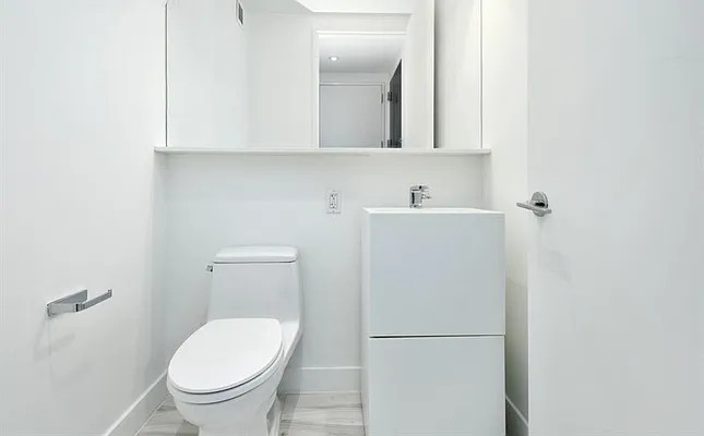 Rented by E Realty International Corp | media 6