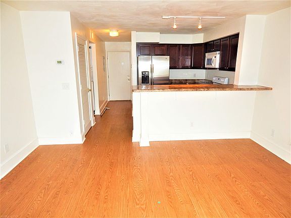 5th image of 1400 Seneca Dr APT H