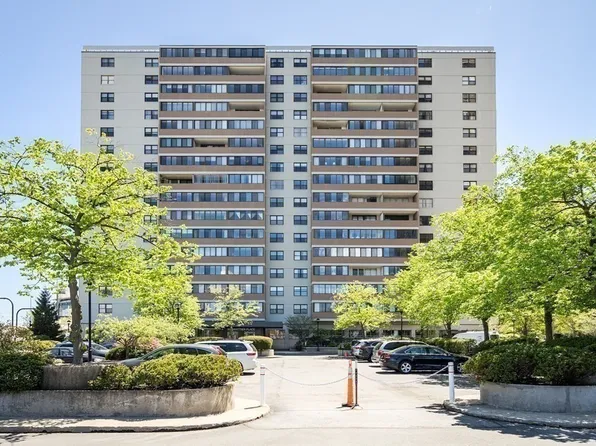 6 Whittier Pl APT 4B, Boston, MA 02114