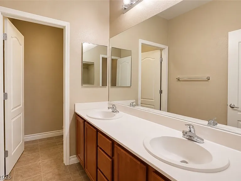4881 Castello Way — Photo 18