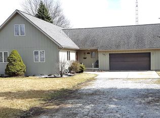 155 Ln 755b Snow Lk, Fremont, IN 46737