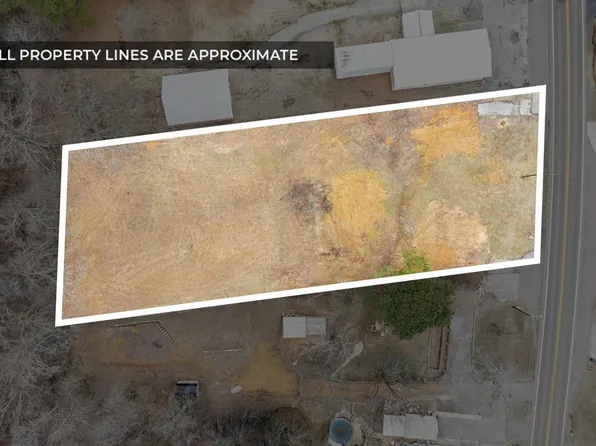 815/817 Memorial Dr, Paris, TN 38242