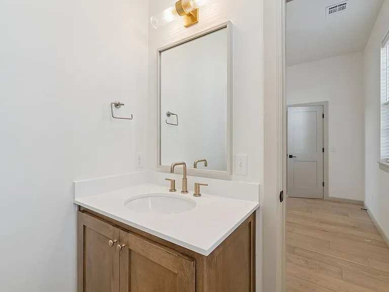 18835 Selah Way — Photo 37