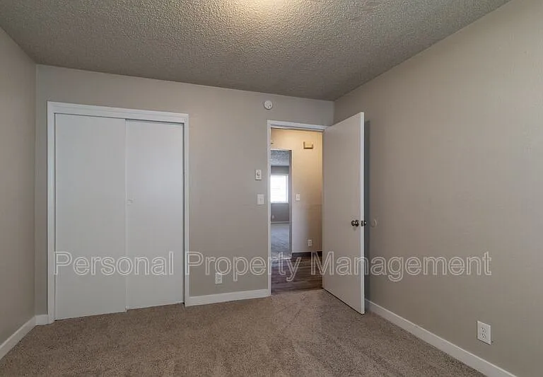 1002 NE 86th St — Photo 8
