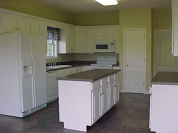 3rd image of 897 Glenraven Dr