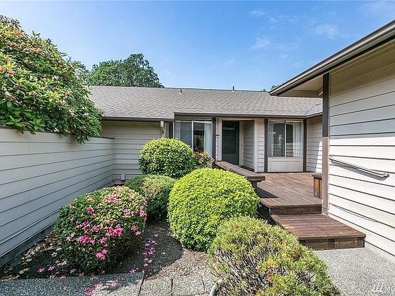 3rd image of 8517 Onyx Dr SW