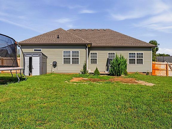 3rd image of 508 Foxridge Way