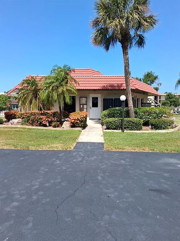2 bed, 2.0 bath, 930 sqft, $1,750 — Photo 4