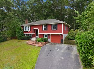 27 Reilly Ave, Blackstone, MA 01504