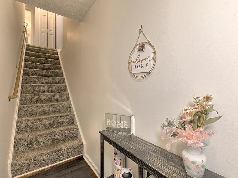 128 Winston Way — Photo 5