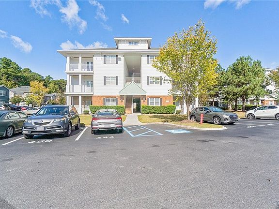 3rd image of 2424 Chancery Ln APT 105