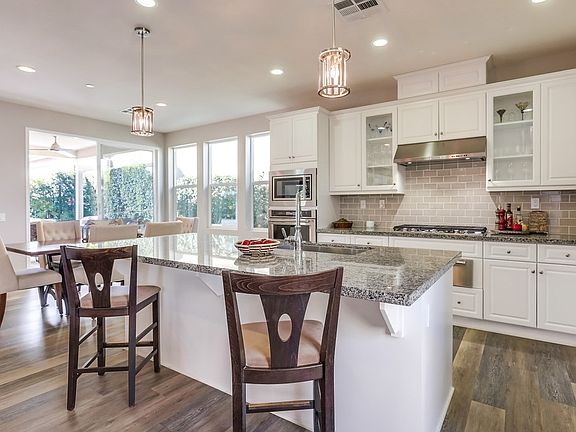 3rd image of 7954 Auberge Cir