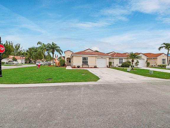 Home For Sale In LAKE CHARLESTON