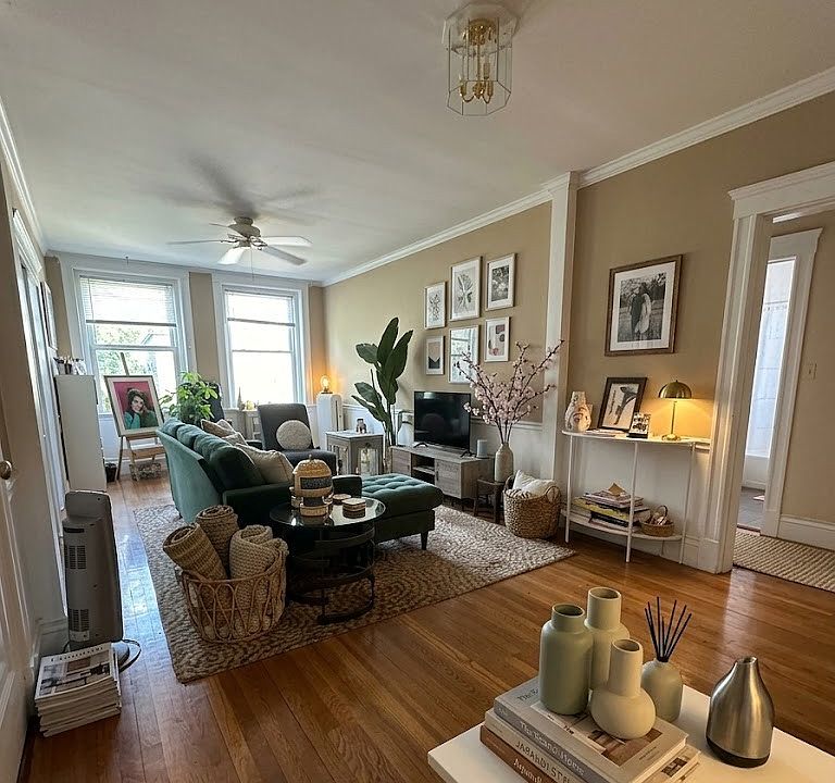 1st image of 30 Chiswick Rd APT 9
