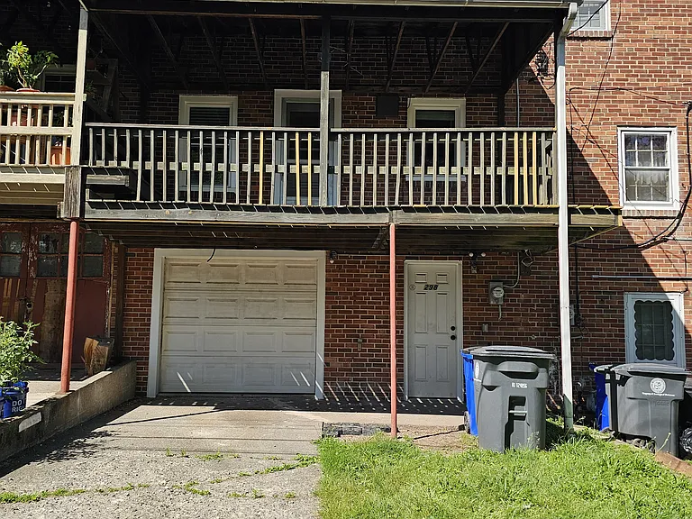 298 Diamond St — Photo 16