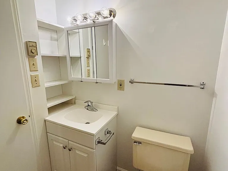 1400H University City Blvd — Photo 3