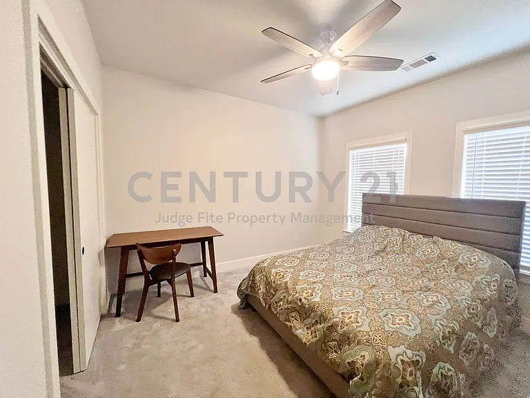 4830 Cedar Springs Rd #13 — Photo 16