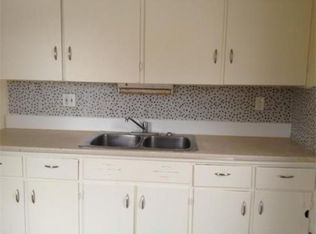 11 Porter St, Lowell, MA 01852