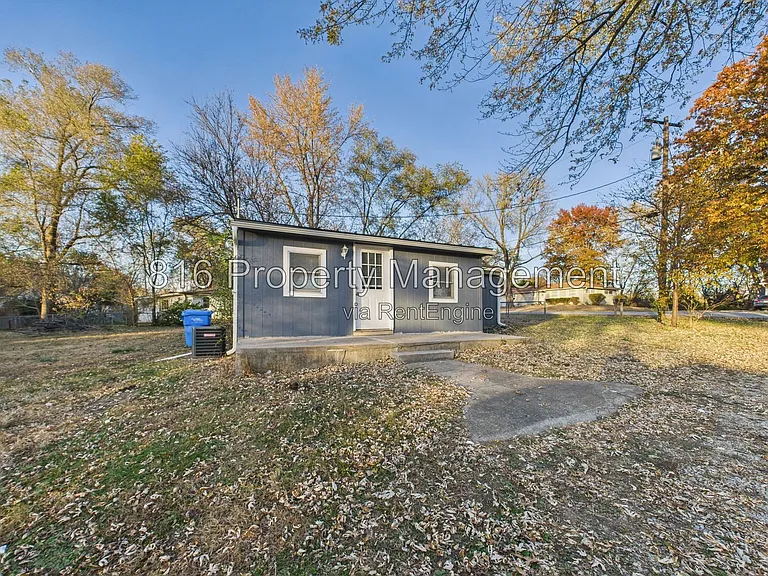 126 S Village Ter — Photo 3