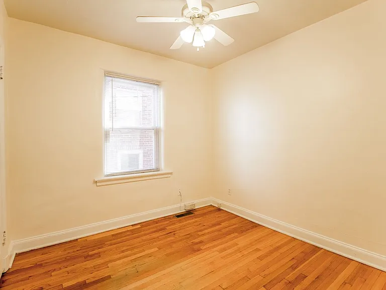 (204) 7339 Dartmouth Ave — Photo 24
