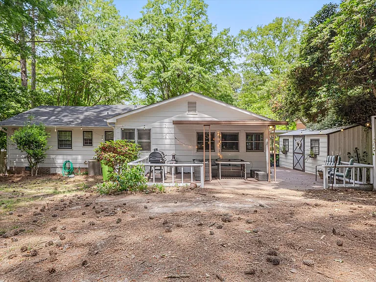 409 Northclift Dr — Photo 27