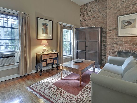 4th image of 428 Clermont Ave