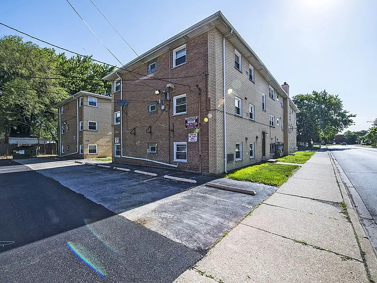 470 Gordon — Photo 18