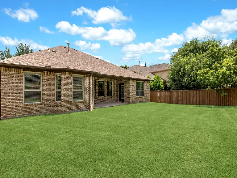 900 Sonoma Dr — Photo 21