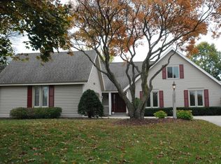 12705 Sheraton Ct, Brookfield, WI 53005