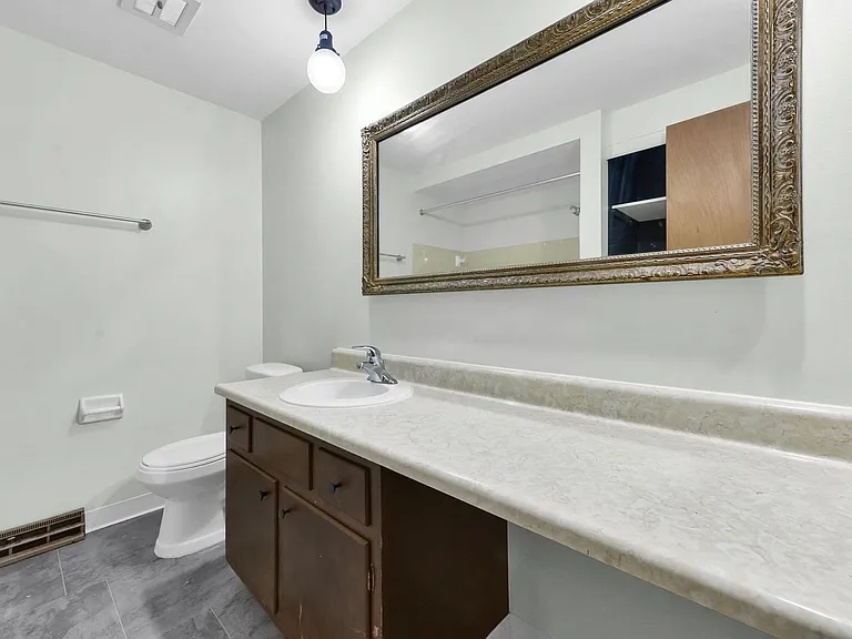 2032 Northcliff Dr — Photo 9