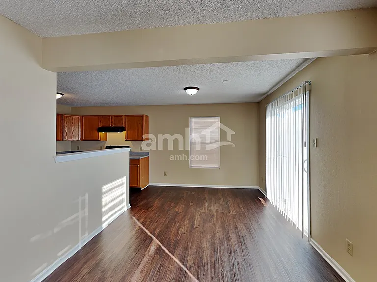 9141 Cherry Grove Ct — Photo 4