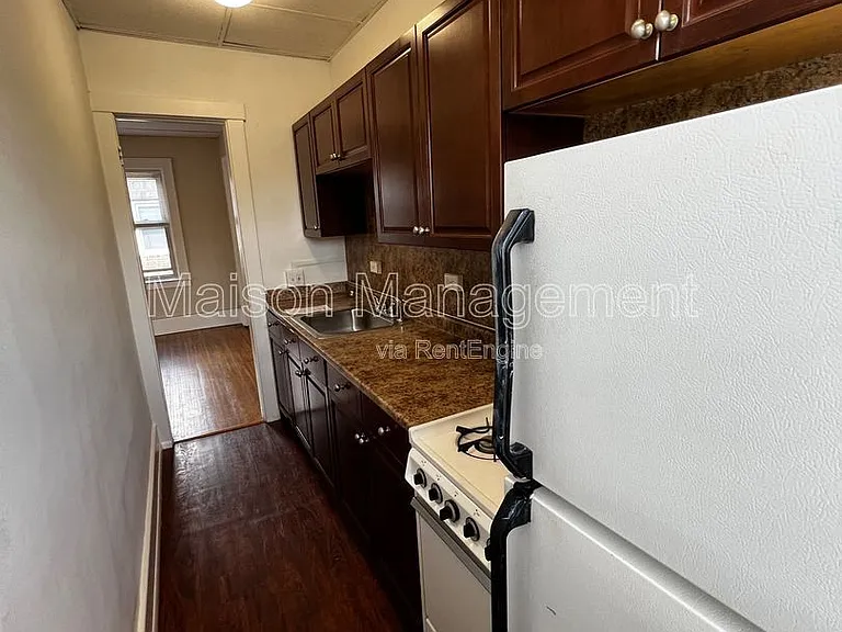 1625 East Ave — Photo 11