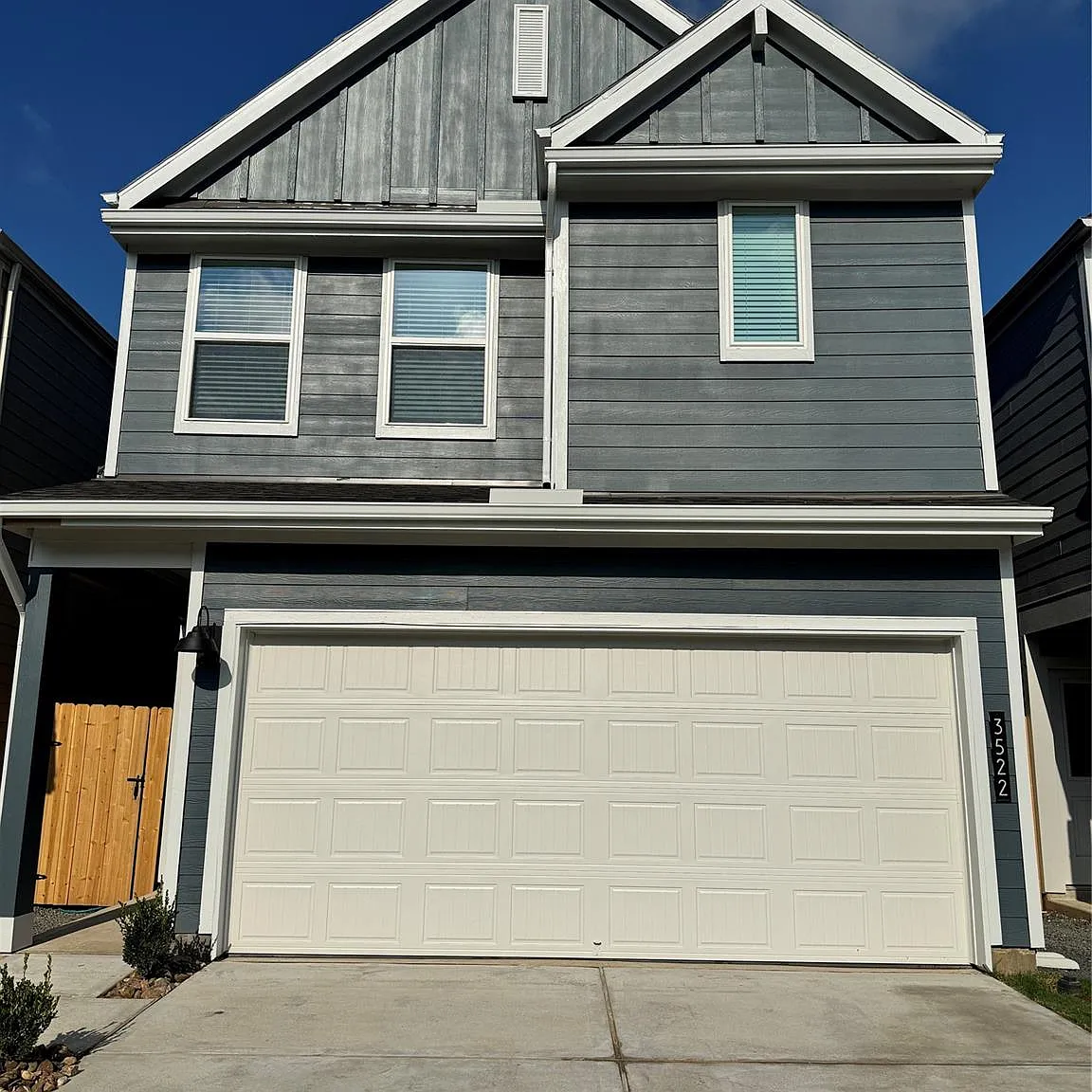 4 bed, 2.5 bath, 2275 sqft, $2,300 — Photo 1