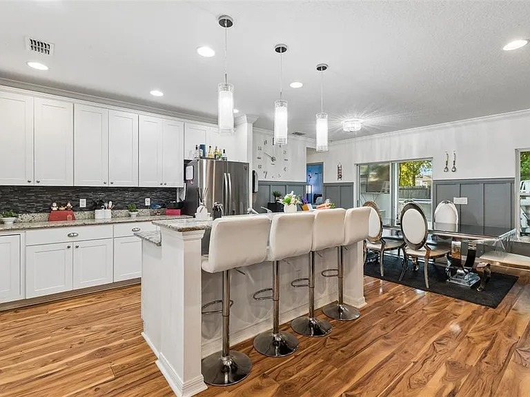 13046 Linden Dr — Photo 5