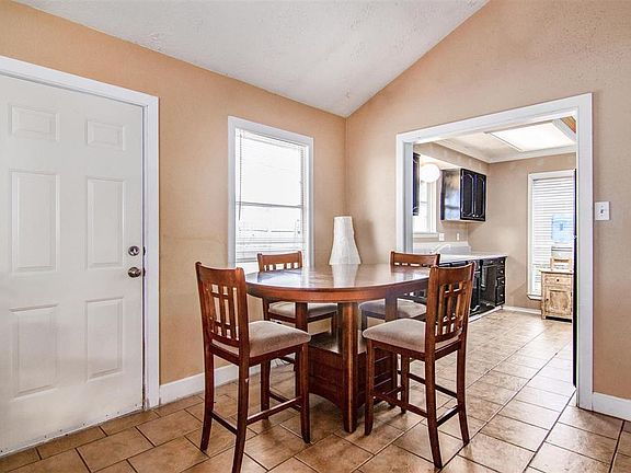 3rd image of 2831 Heritage Colony Dr