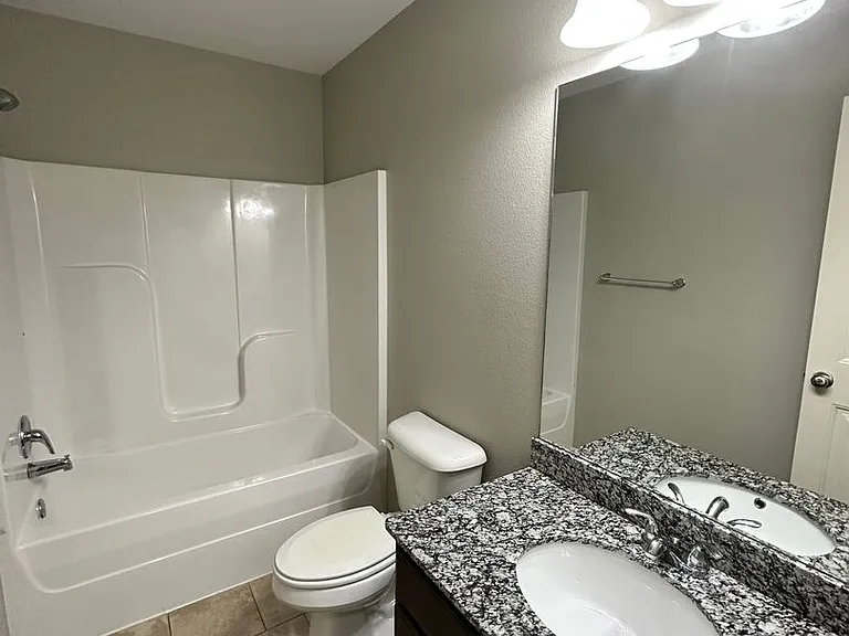 2900 SW Amberwood Ave #2 — Photo 16