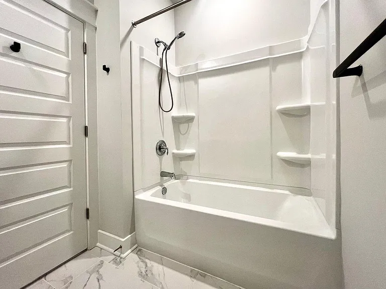 1510 Martel St #D-1 — Photo 18