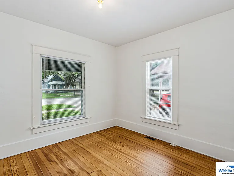224 N Elizabeth St — Photo 10
