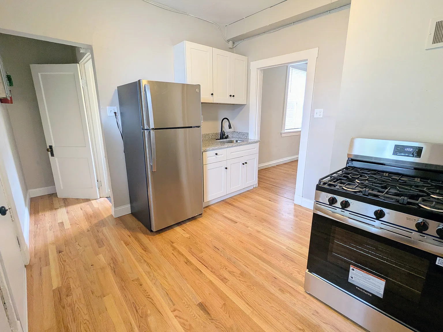 1 bed, 800 sqft, $760 — Photo 2