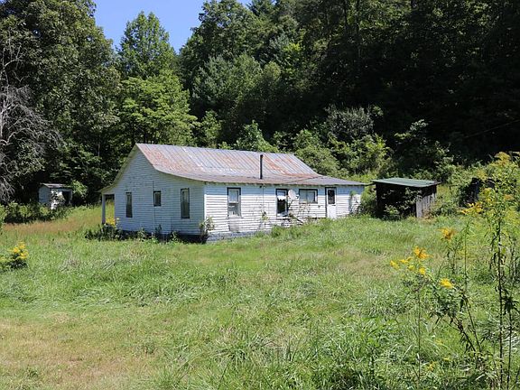 5th image of 219 Carl Brooks Rd