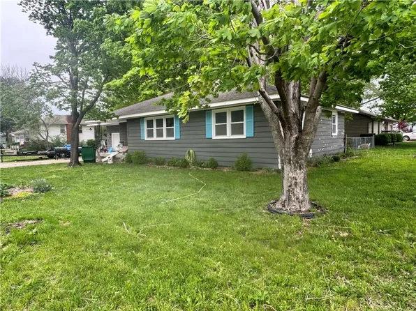 707 N Edith Ave, Adrian, MO 64720