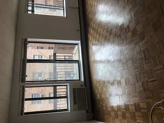 Rented by 18 REALTY | media 50