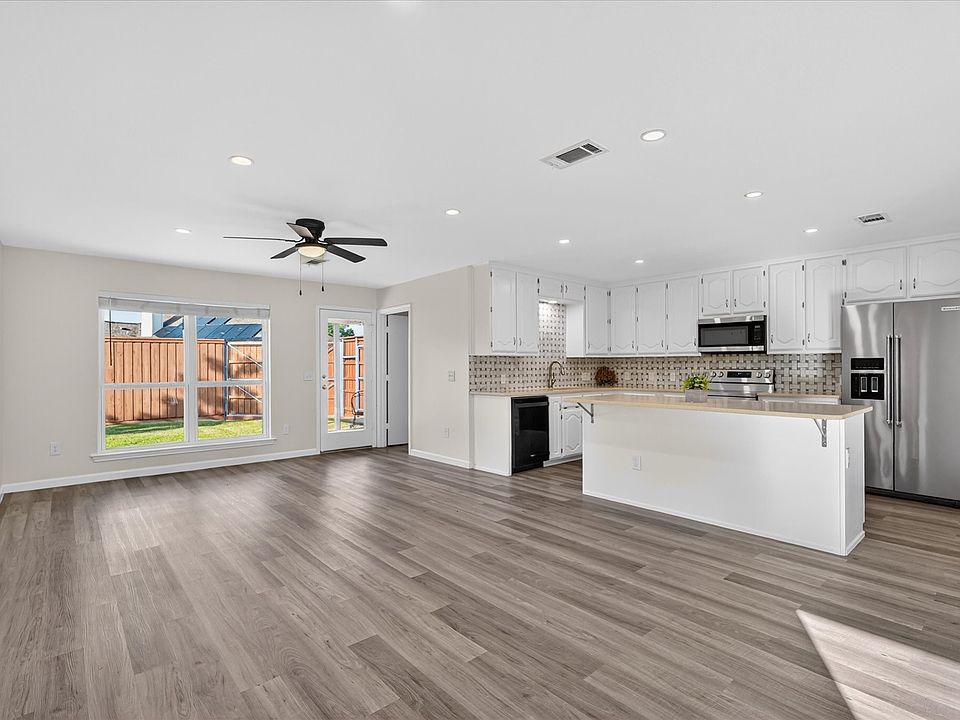 1st image of 1402 Country Ln
