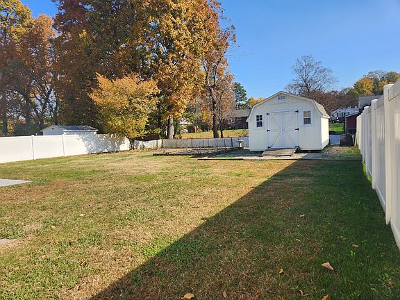 2nd image of 1100 Satinwood Dr