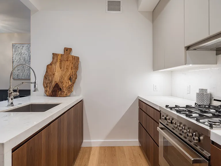 360 E 89th St #4E — Photo 18