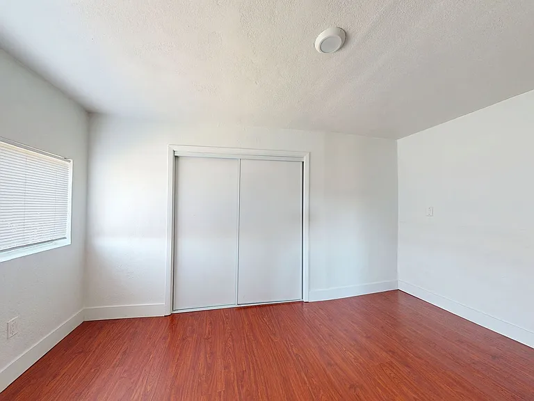 1810 E 25th Street — Photo 37