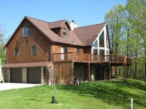 393 Breezy Heights Ln, Duncansville, PA 16635