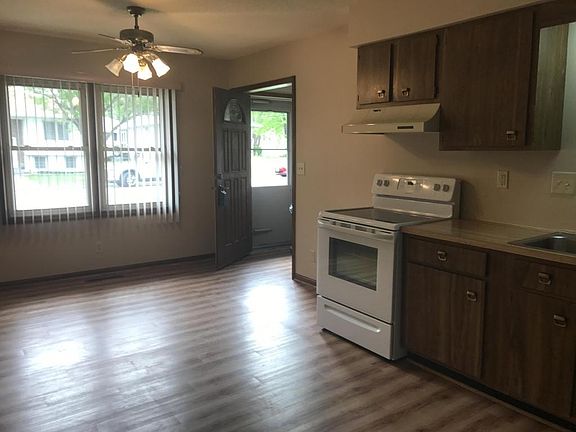 5th image of 1089 S Highland Ct